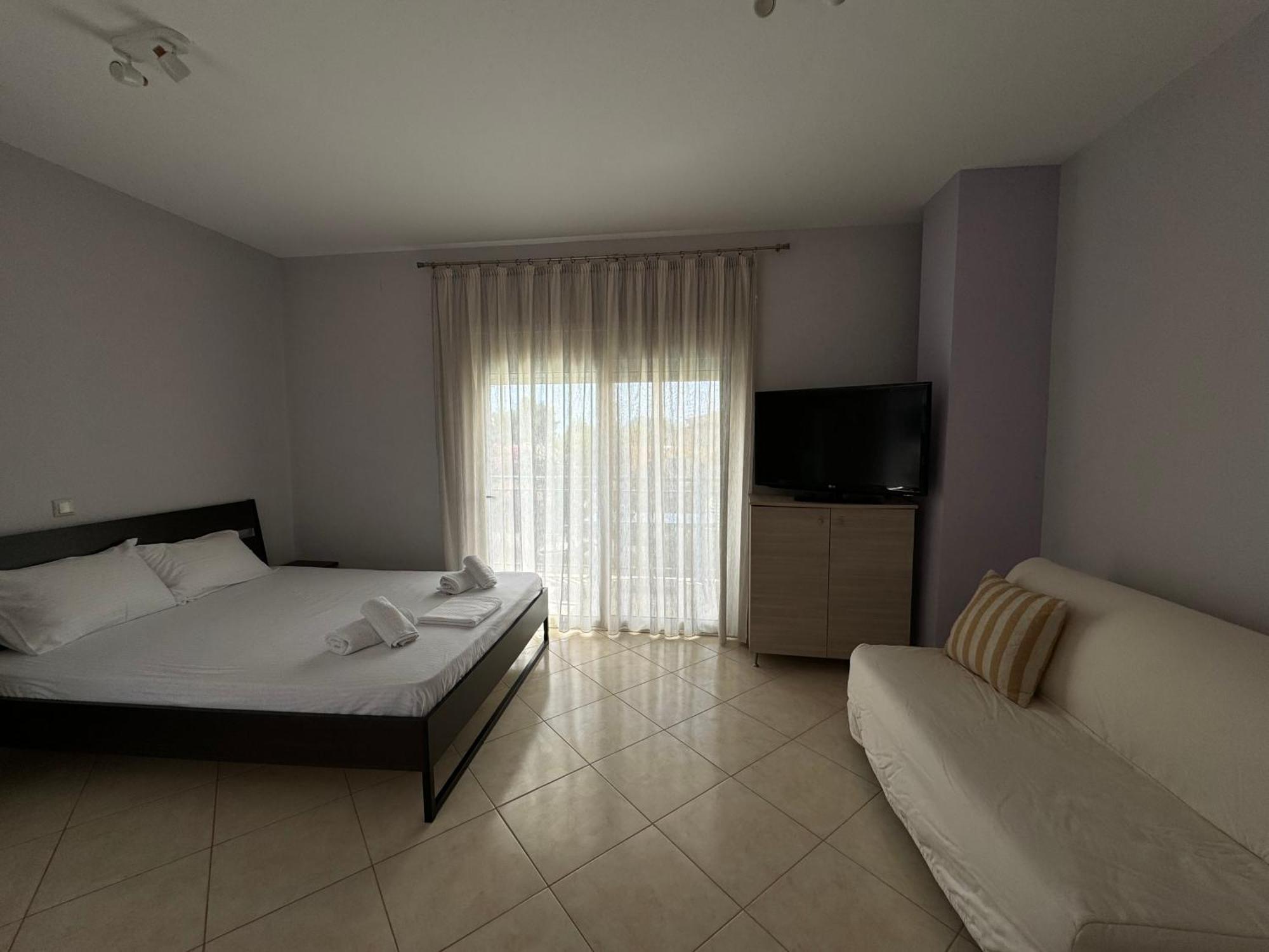 Nikludin Suites & Studios ラガナス エクステリア 写真