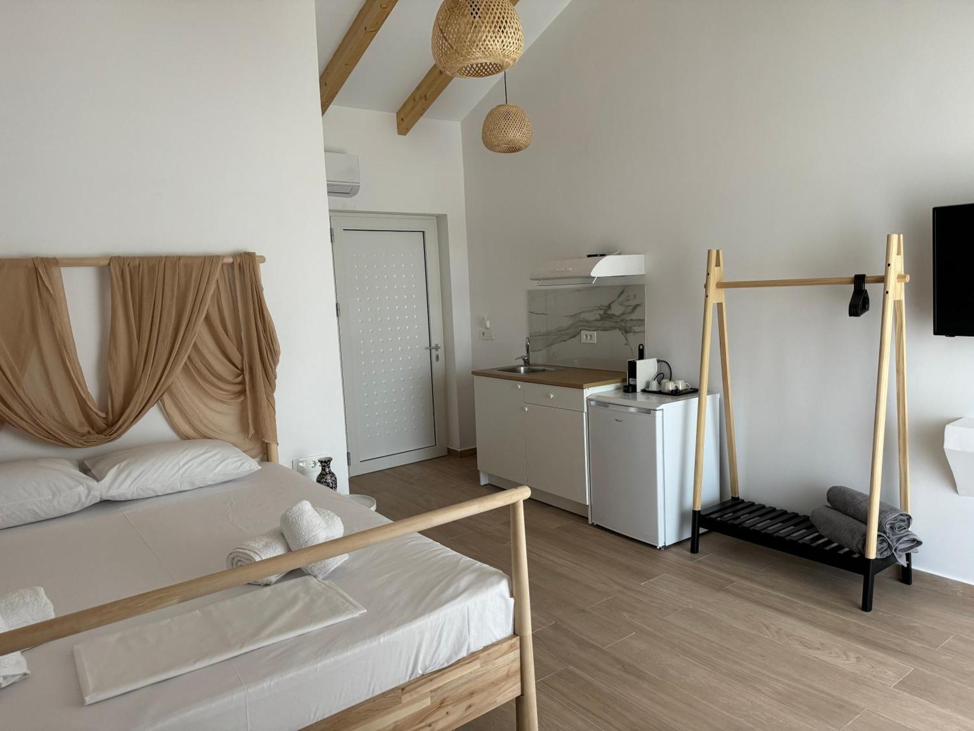 Nikludin Suites & Studios ラガナス エクステリア 写真