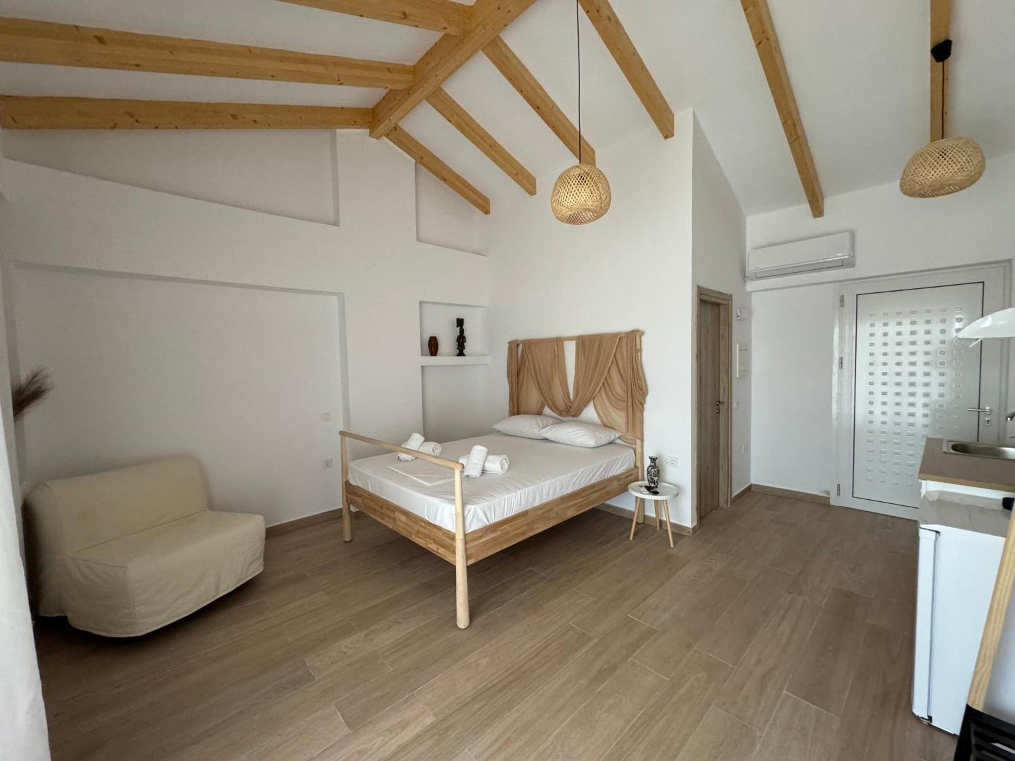 Nikludin Suites & Studios ラガナス エクステリア 写真